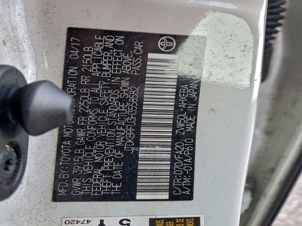 2017 TOYOTA PRIUS photo 12