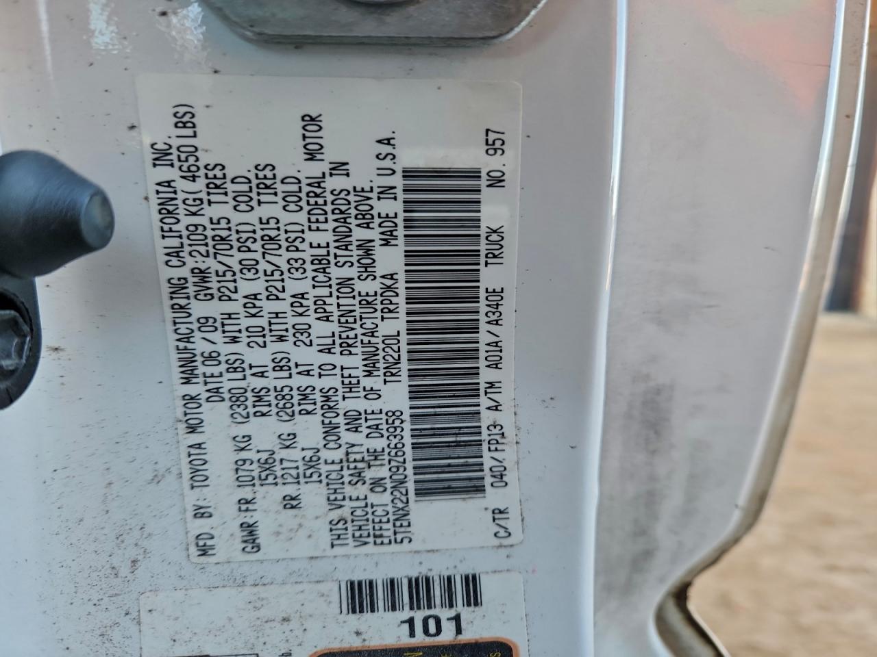 2009 TOYOTA TACOMA photo 13