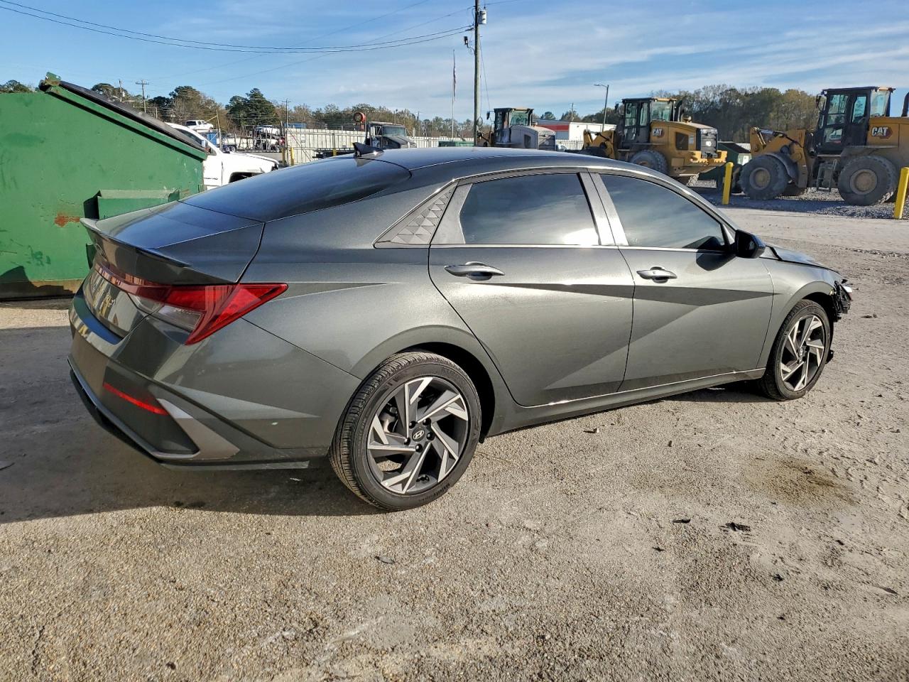 2025 HYUNDAI ELANTRA SEL SPORT photo 3