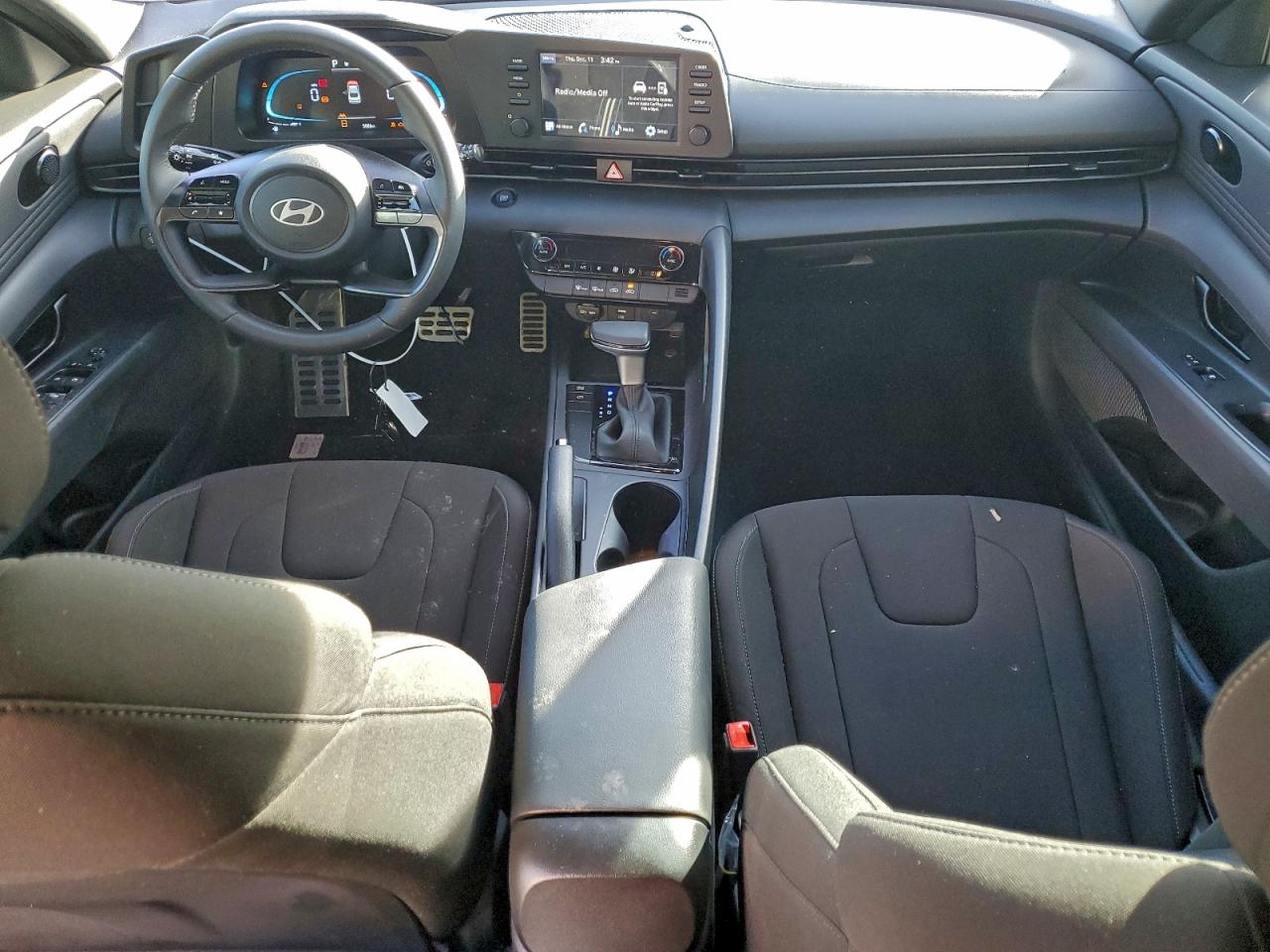 2025 HYUNDAI ELANTRA SEL SPORT photo 8