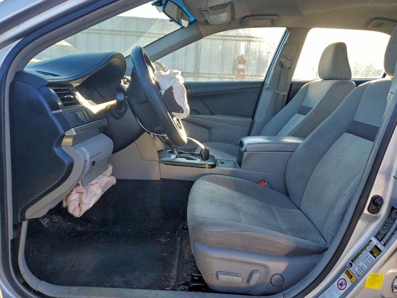 2013 TOYOTA CAMRY L photo 13