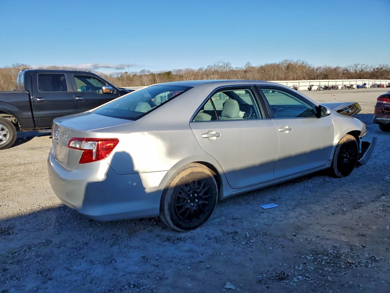 2013 TOYOTA CAMRY L photo 5