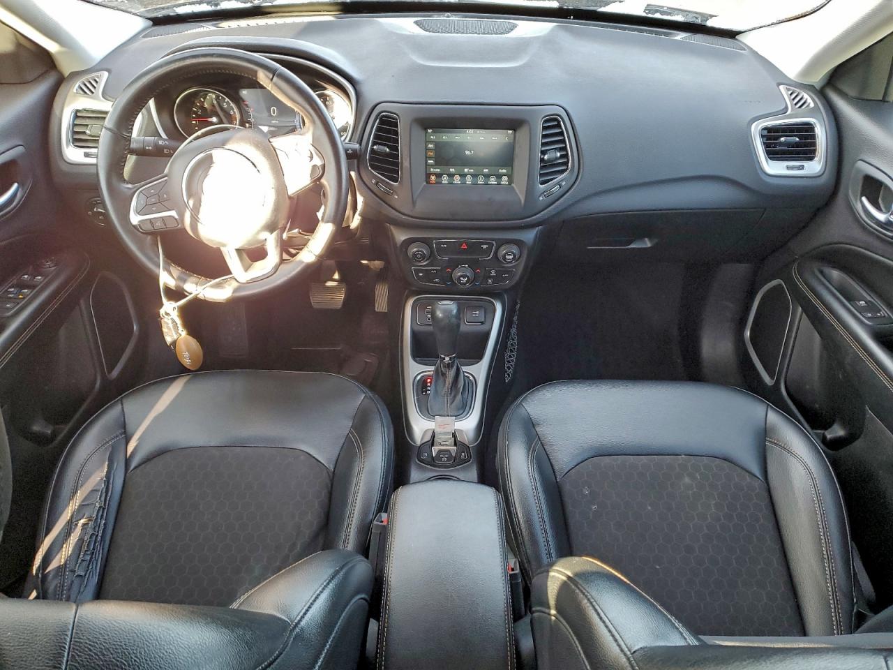 2017 JEEP COMPASS LATITUDE photo 8