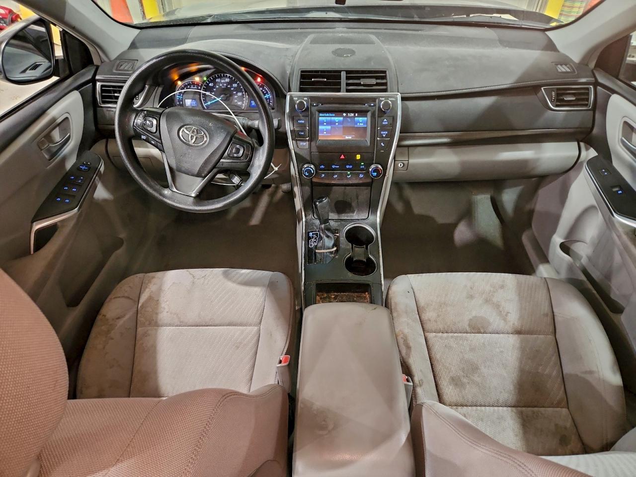 2015 TOYOTA CAMRY LE photo 8
