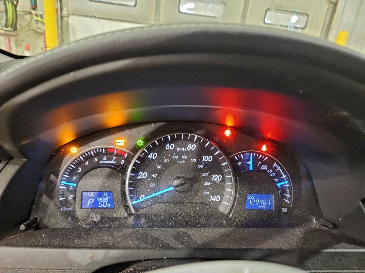 2015 TOYOTA CAMRY LE photo 9