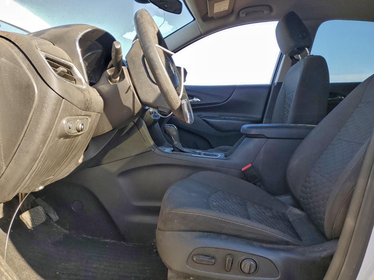 2020 CHEVROLET EQUINOX LT photo 7