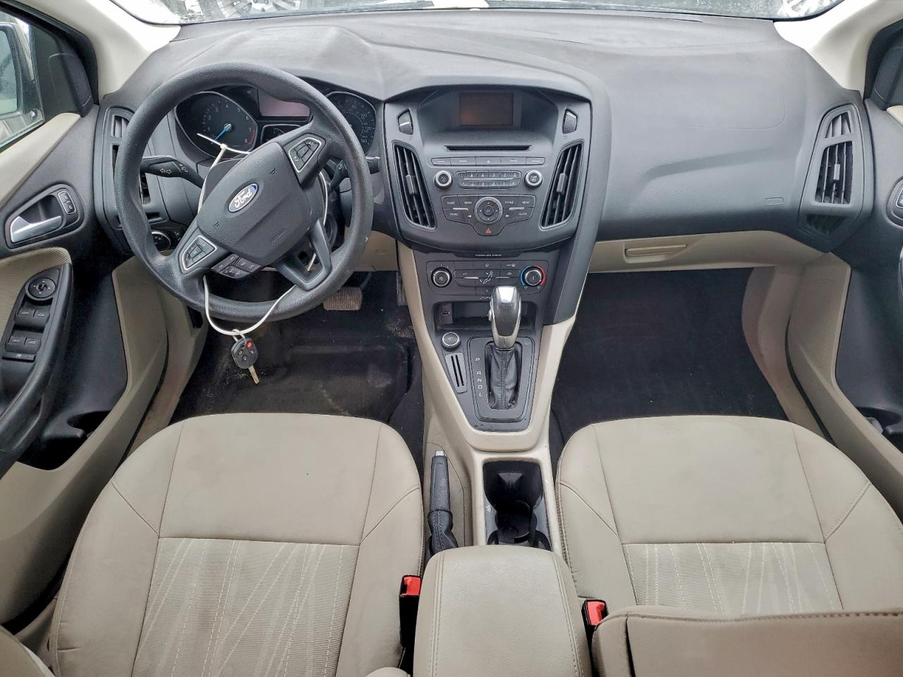 2015 FORD FOCUS SE photo 8