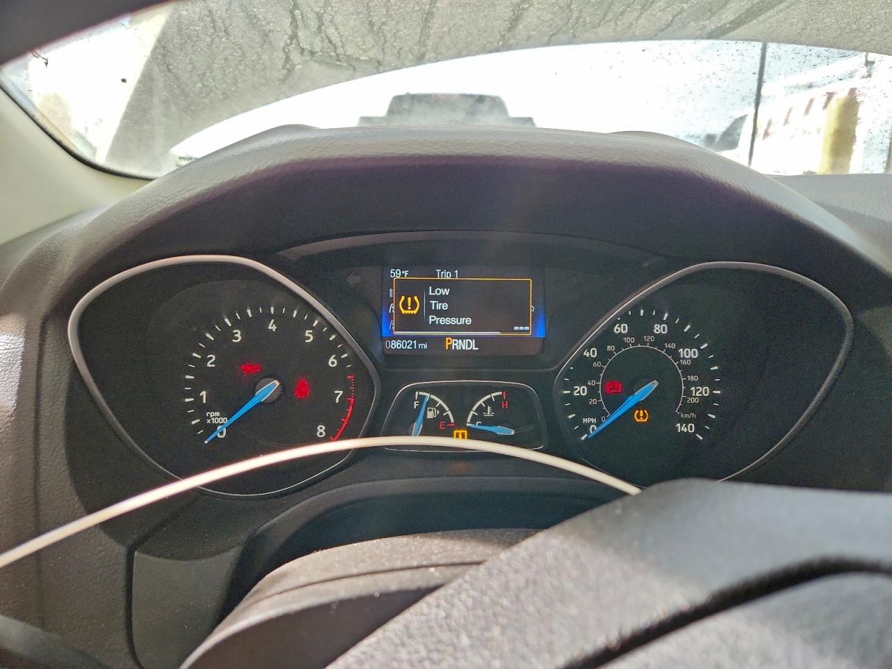 2015 FORD FOCUS SE photo 9