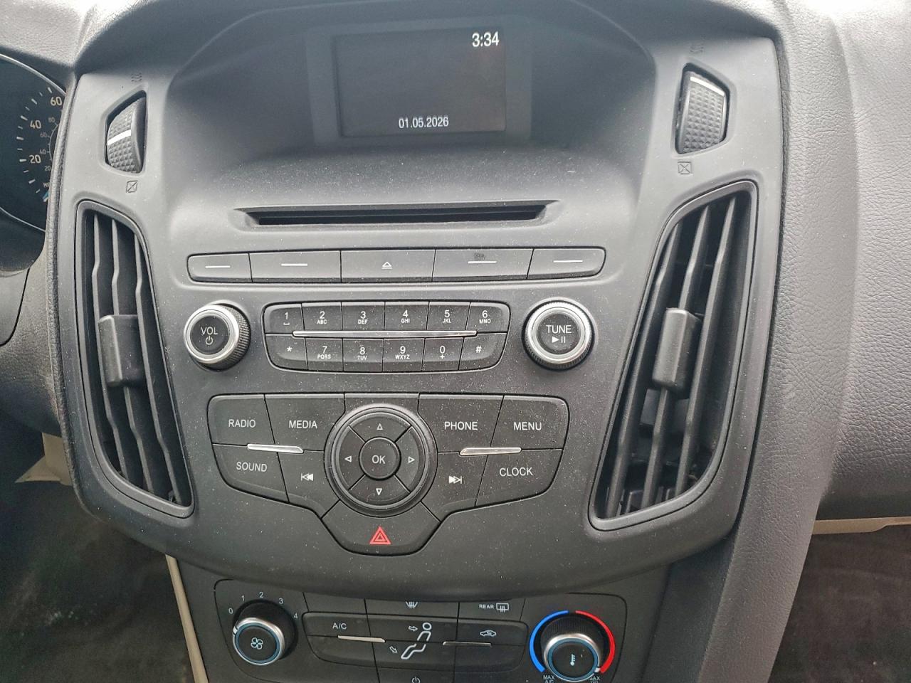 2015 FORD FOCUS SE photo 12