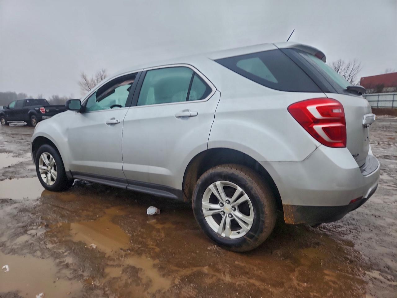 2017 CHEVROLET EQUINOX LS photo 2