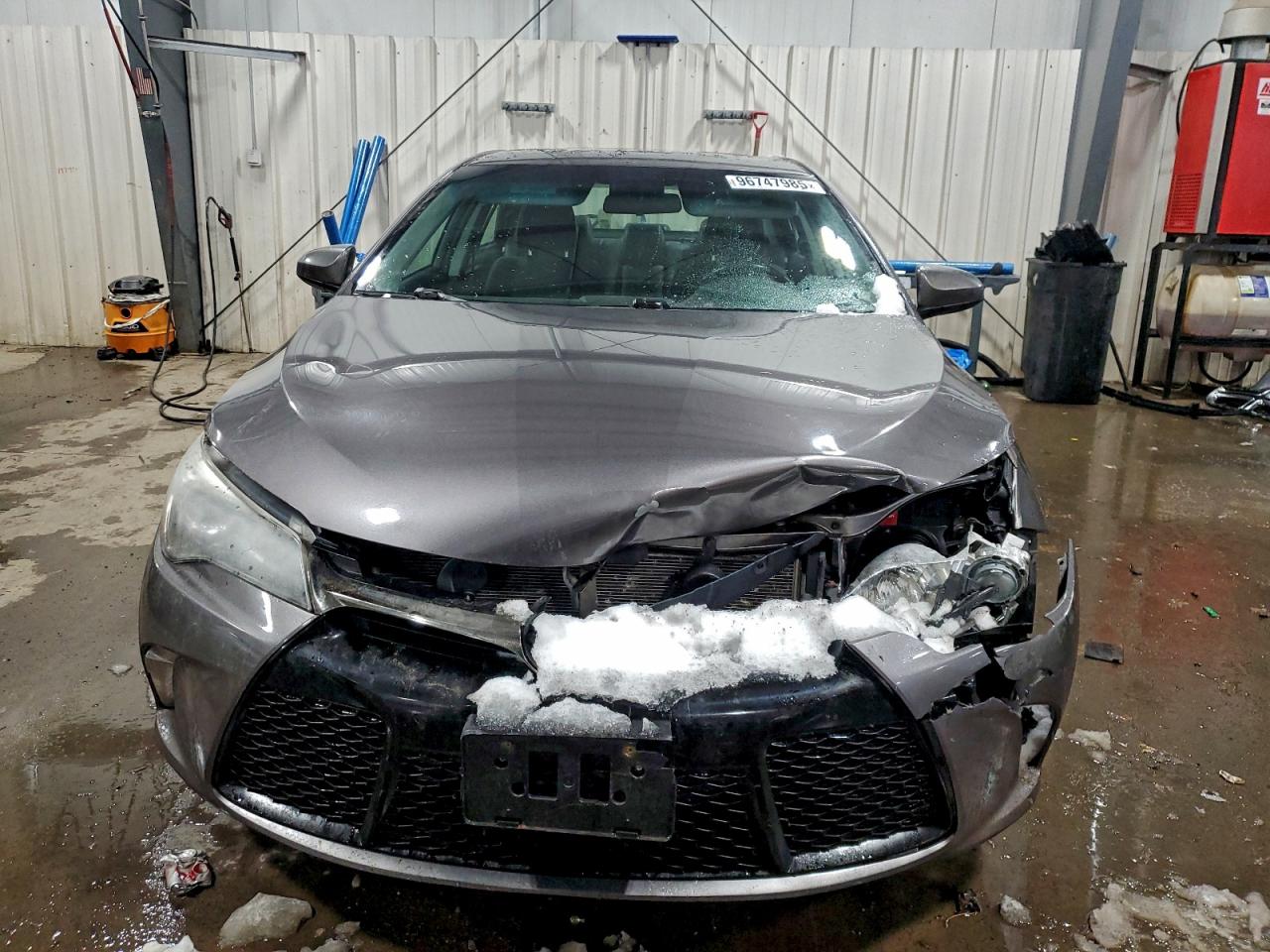 2017 TOYOTA CAMRY LE photo 5