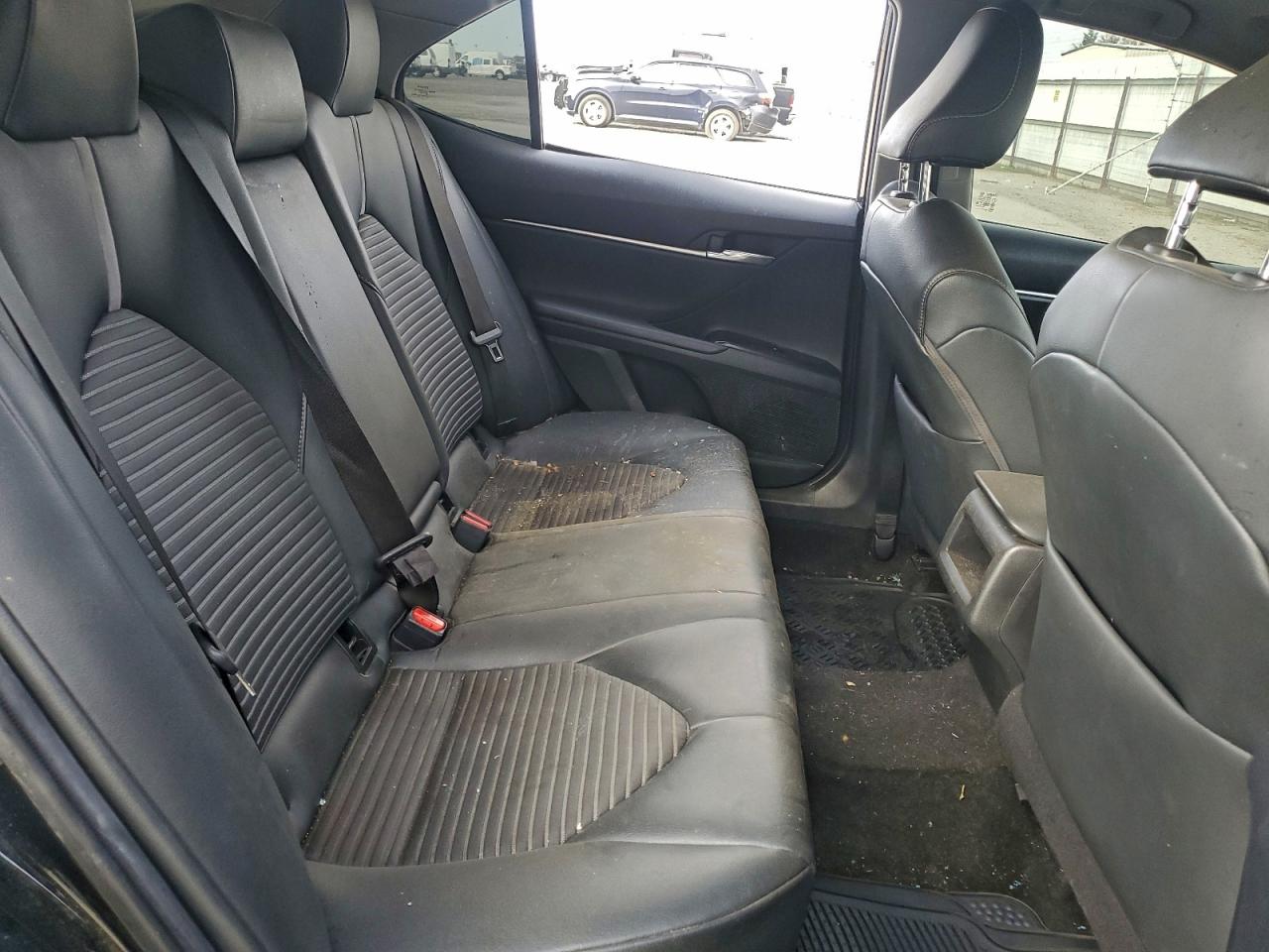 2019 TOYOTA CAMRY L photo 10