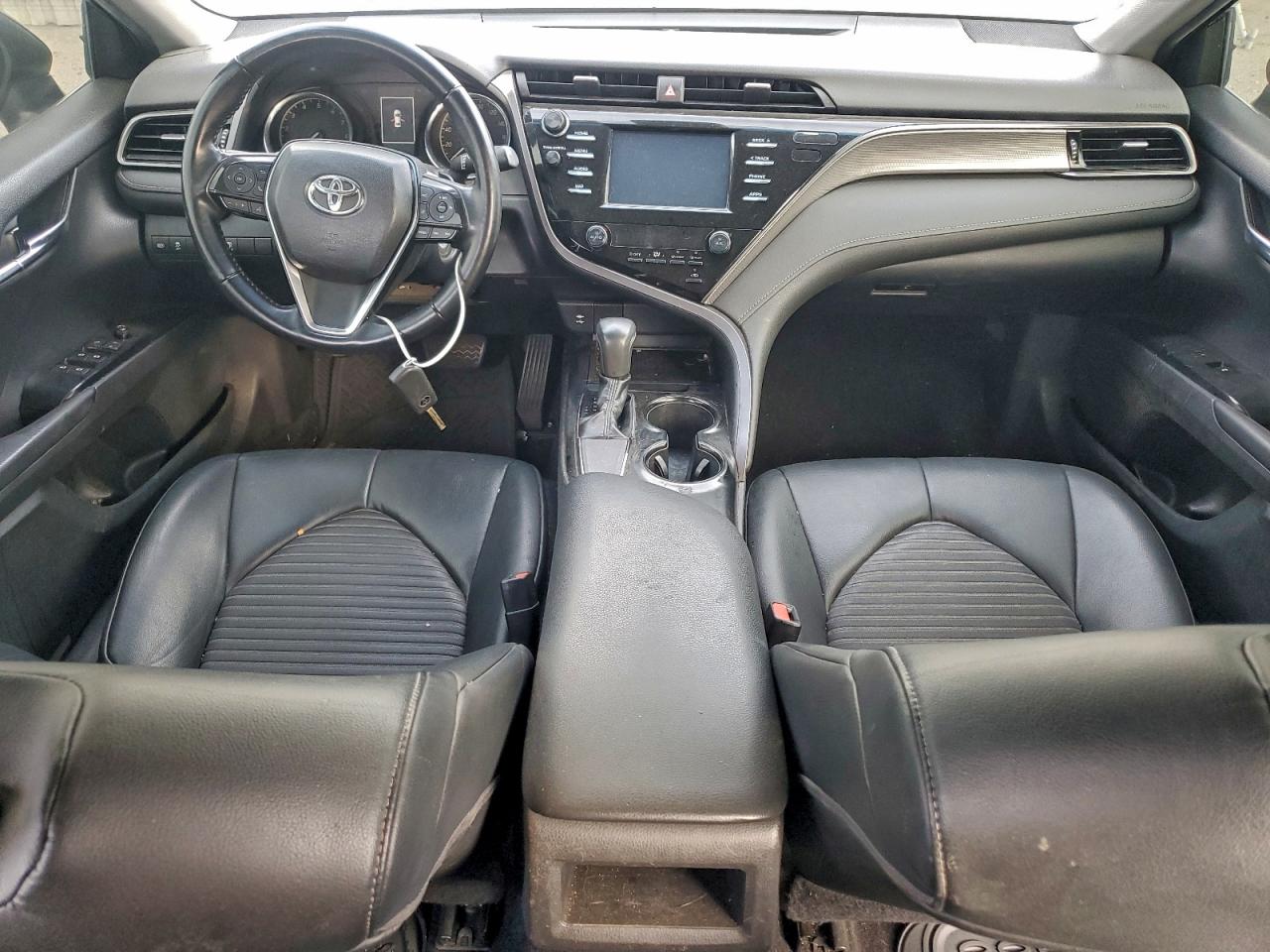 2019 TOYOTA CAMRY L photo 8