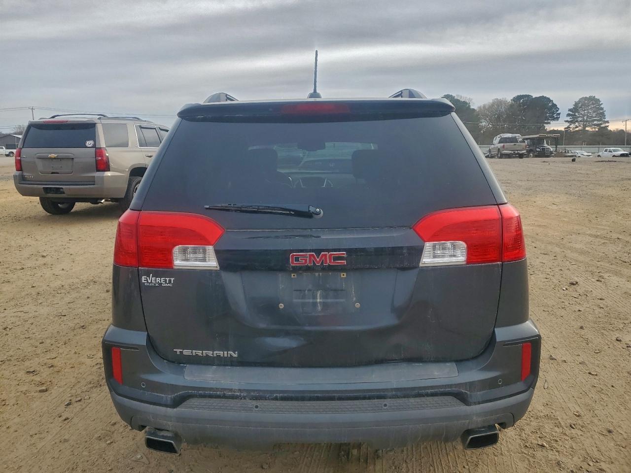 2017 GMC TERRAIN SLT photo 6