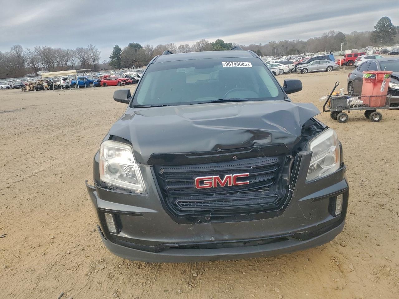 2017 GMC TERRAIN SLT photo 5