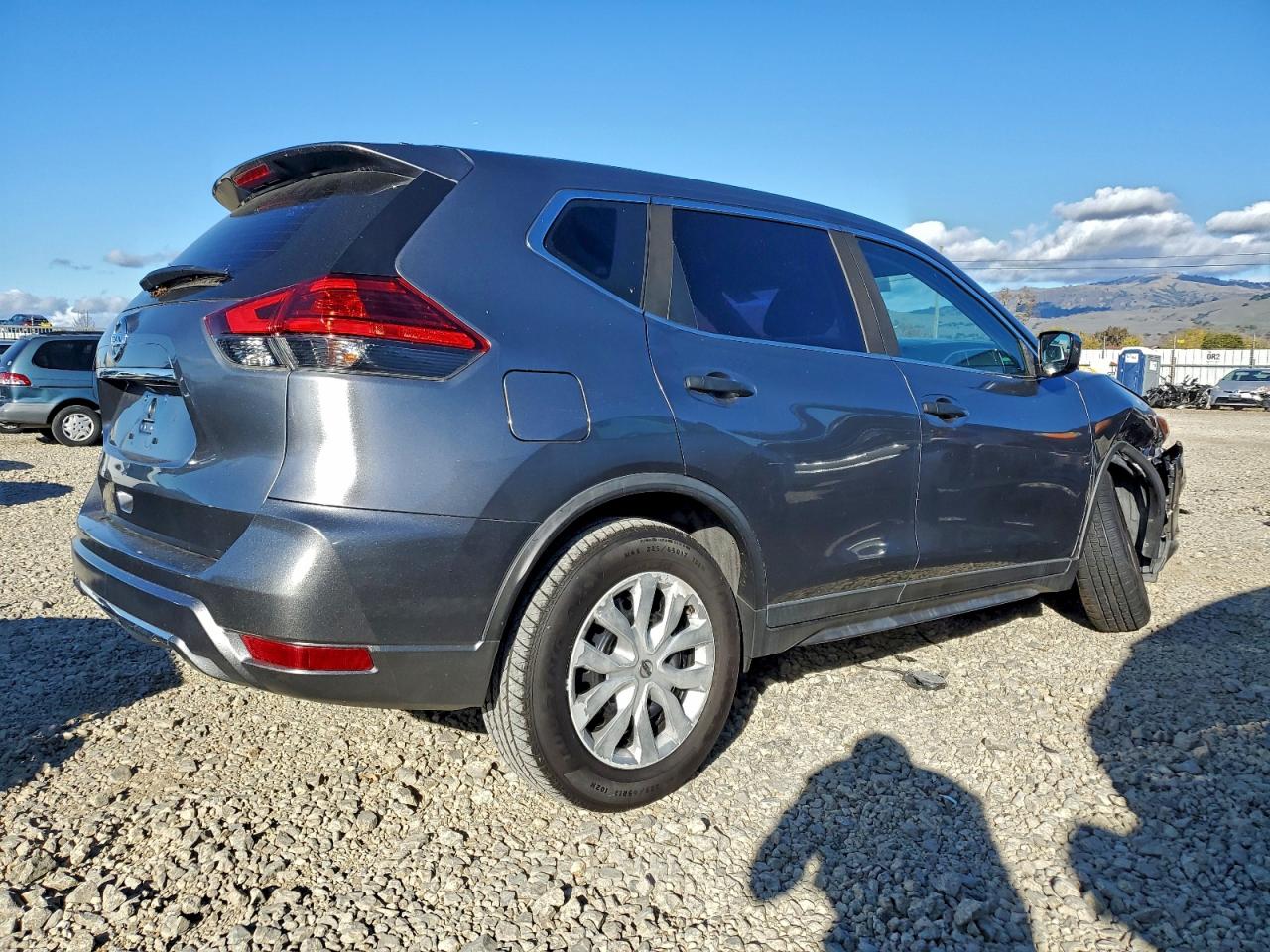 2017 NISSAN ROGUE S photo 3