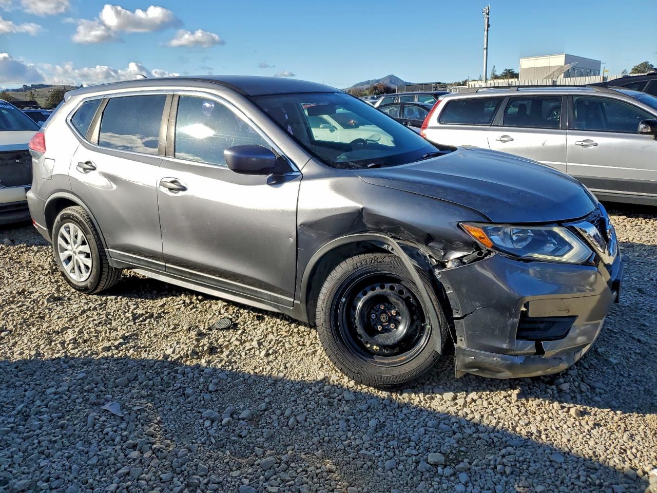 2017 NISSAN ROGUE S photo 4