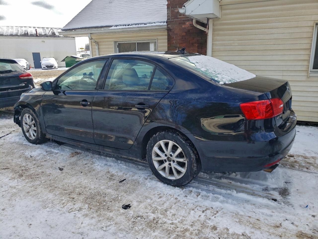 2012 VOLKSWAGEN JETTA SE photo 2