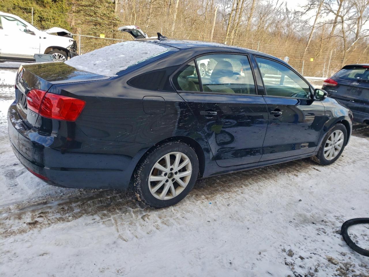 2012 VOLKSWAGEN JETTA SE photo 3