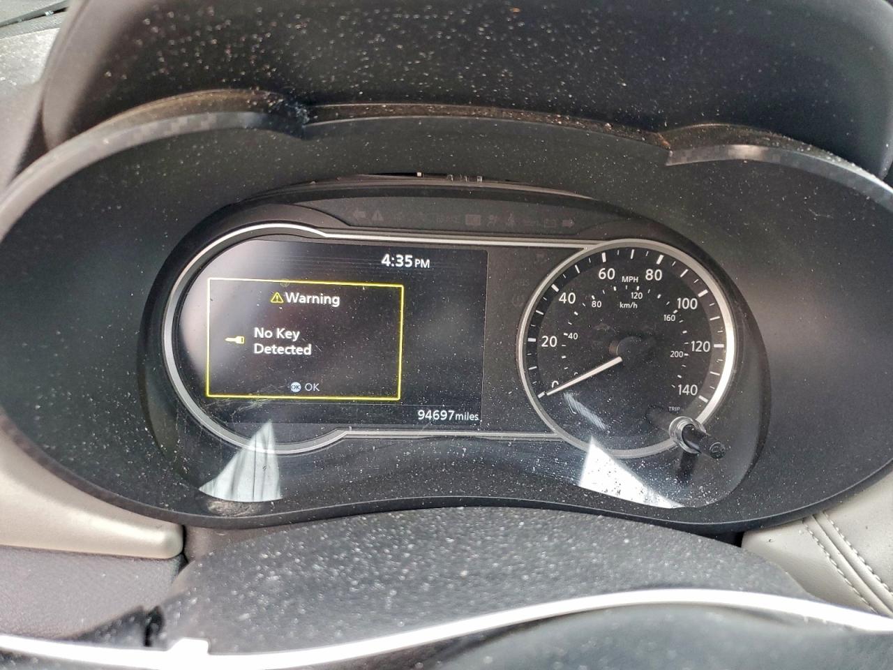 2020 NISSAN VERSA SV photo 9
