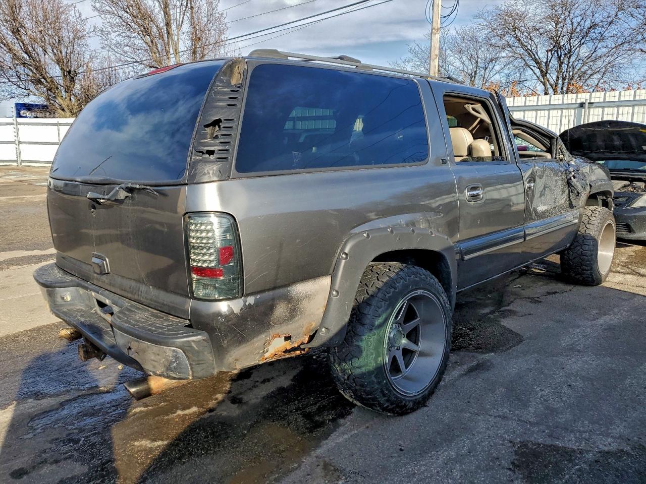 2002 CHEVROLET SUBURBAN K1500 photo 3