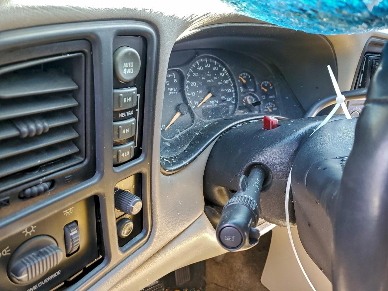 2002 CHEVROLET SUBURBAN K1500 photo 9