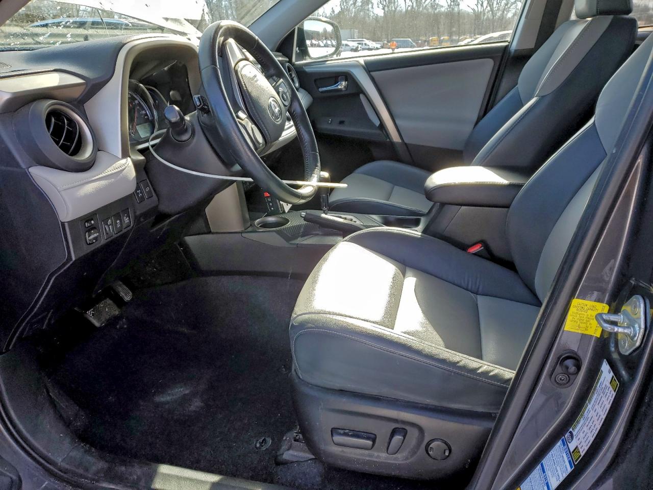 2015 TOYOTA RAV4 LIMITED photo 7
