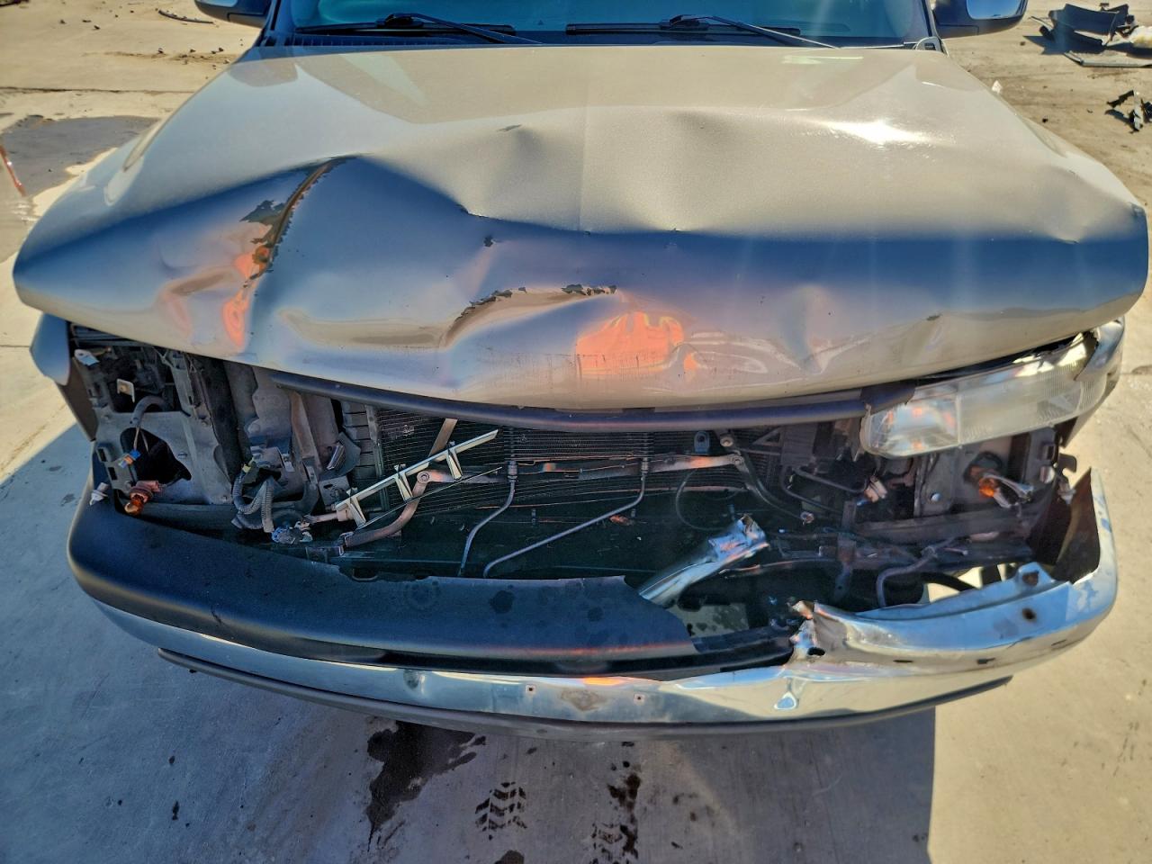 2002 CHEVROLET SILVERADO C1500 photo 11