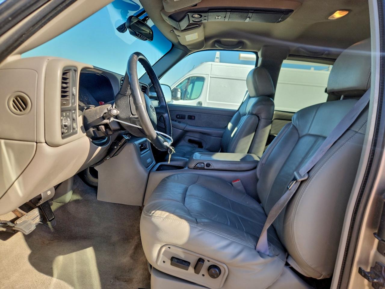 2002 CHEVROLET SILVERADO C1500 photo 7
