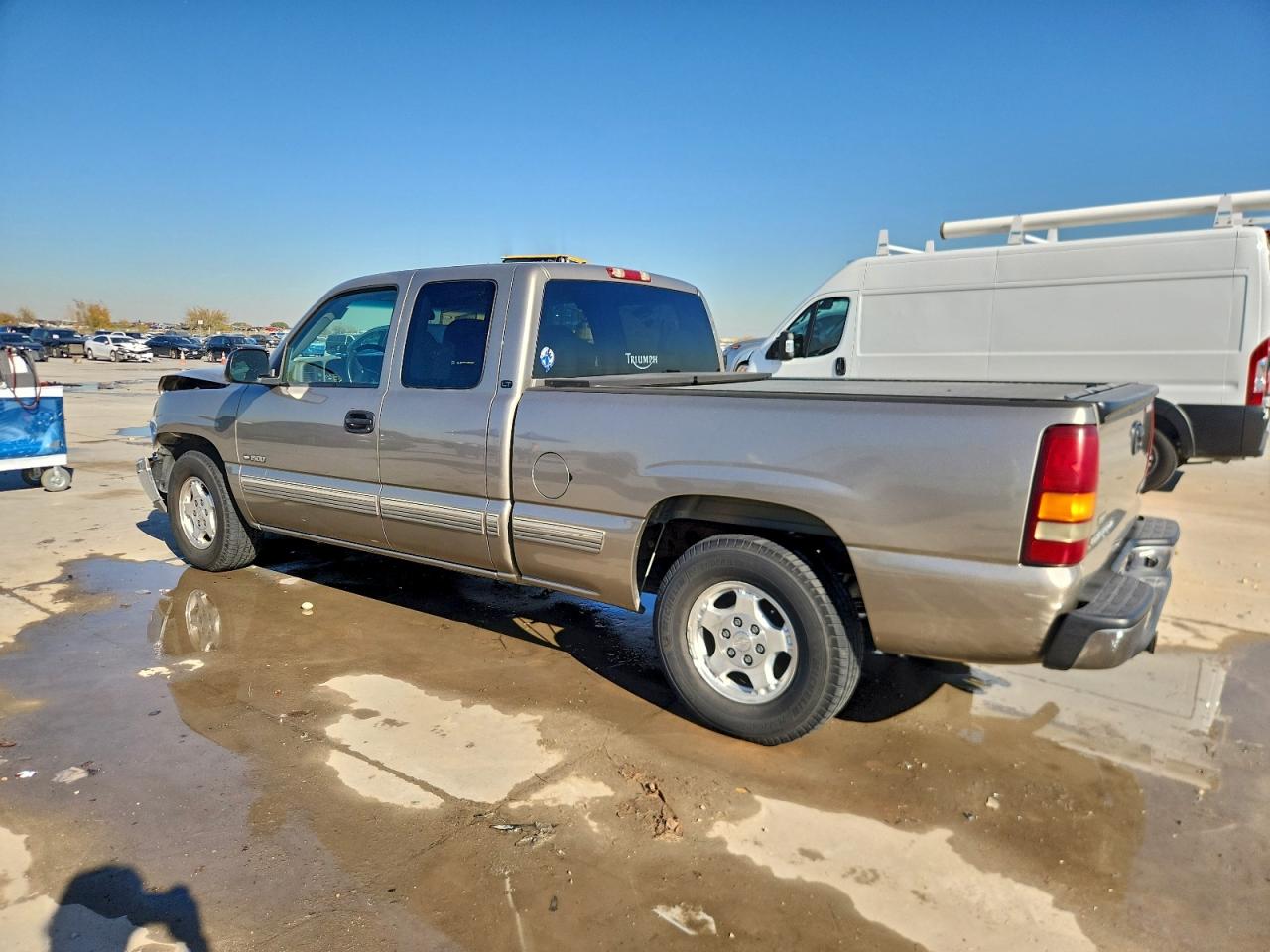 2002 CHEVROLET SILVERADO C1500 photo 2