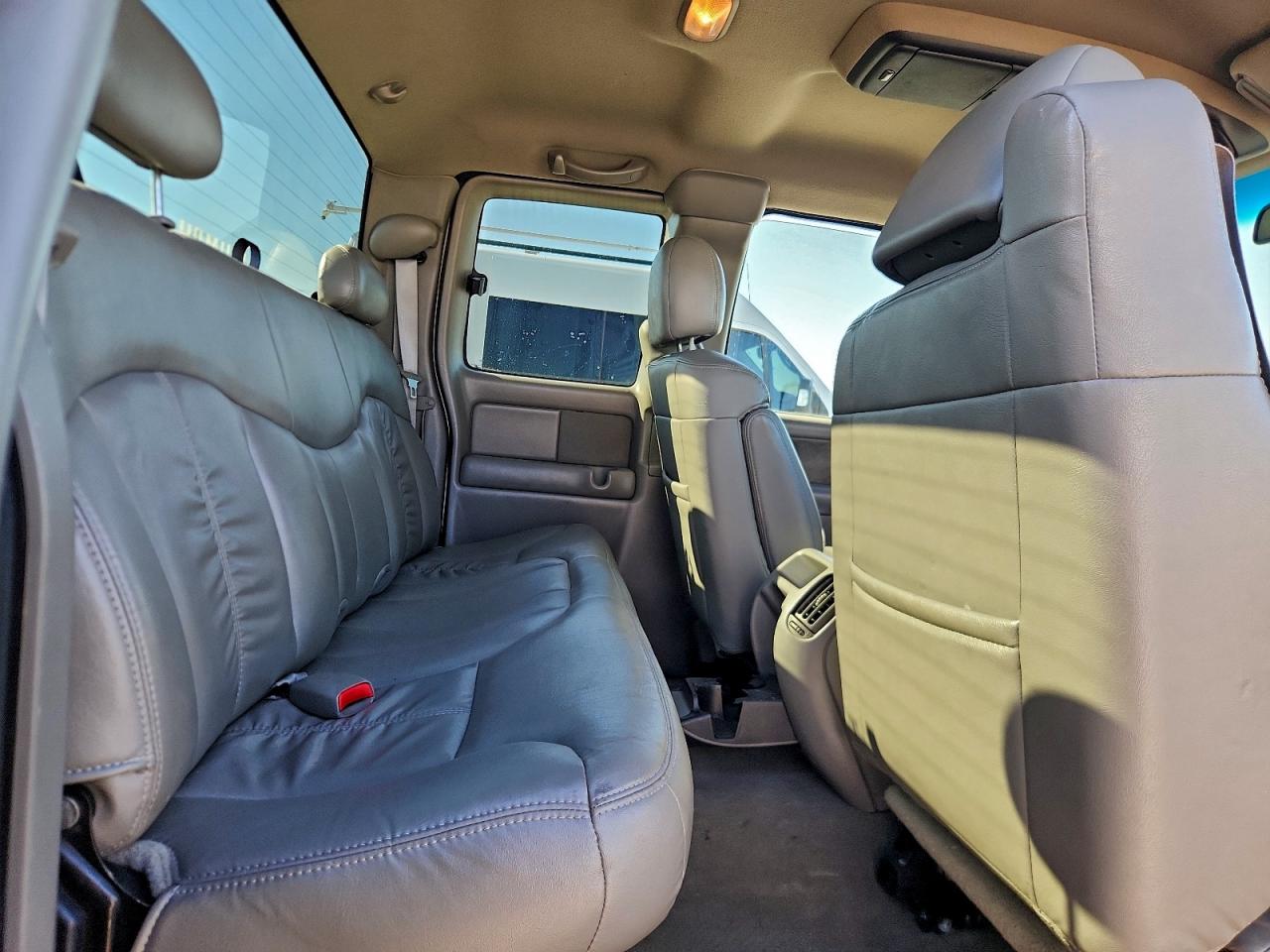 2002 CHEVROLET SILVERADO C1500 photo 10