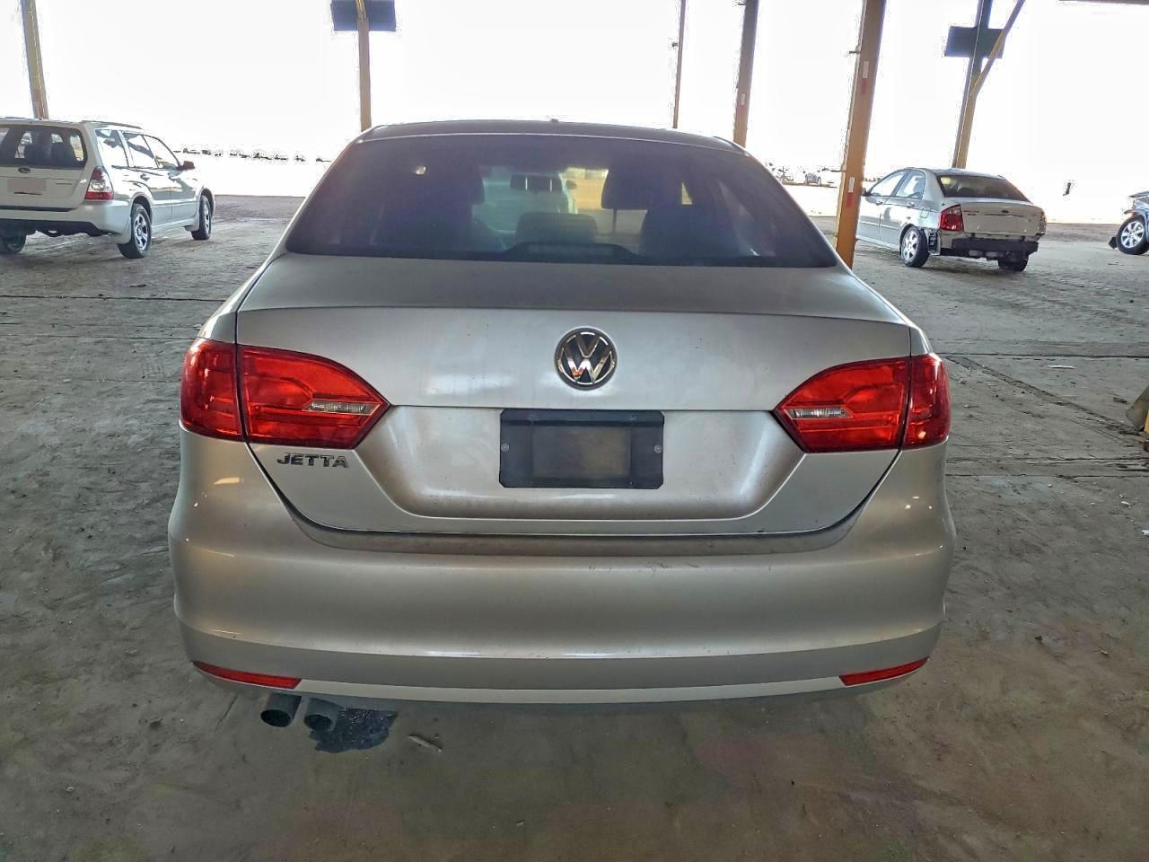 2012 VOLKSWAGEN JETTA BASE photo 6