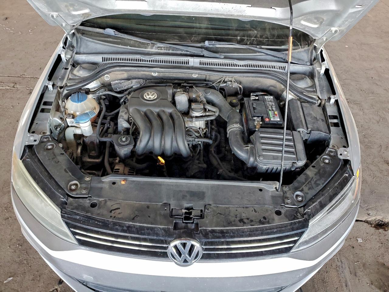 2012 VOLKSWAGEN JETTA BASE photo 11