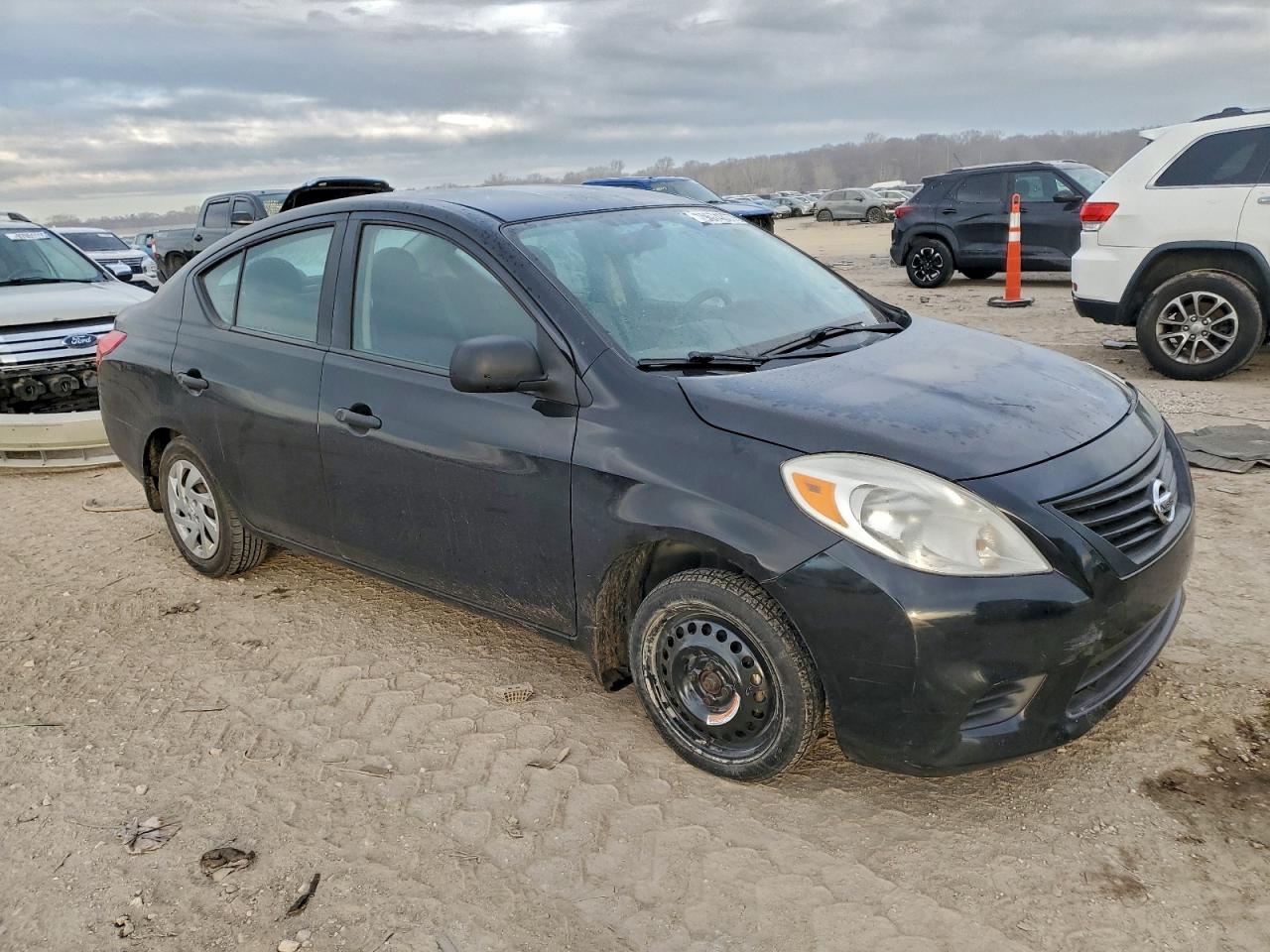 2012 NISSAN VERSA S photo 4