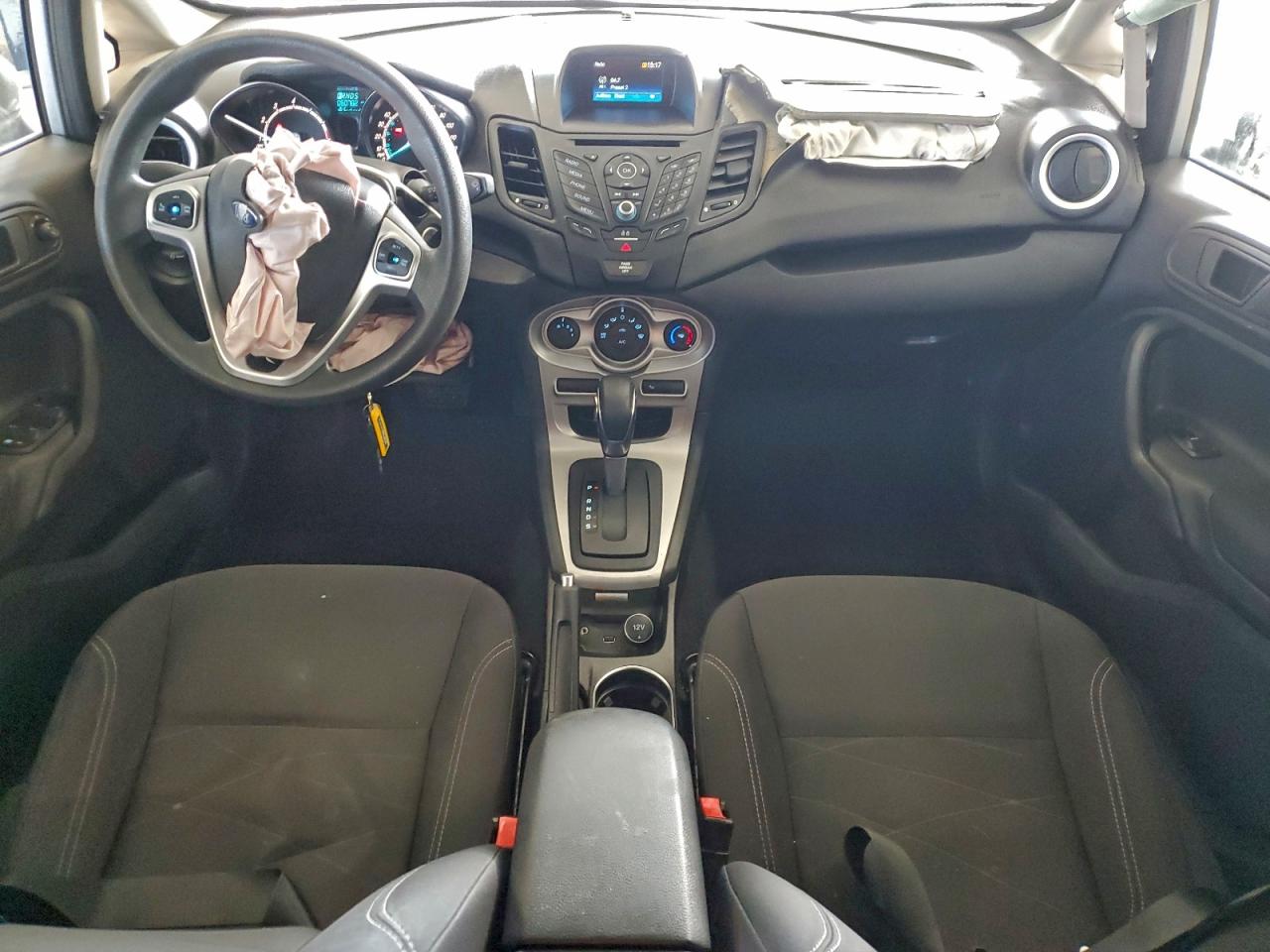 2018 FORD FIESTA SE photo 8