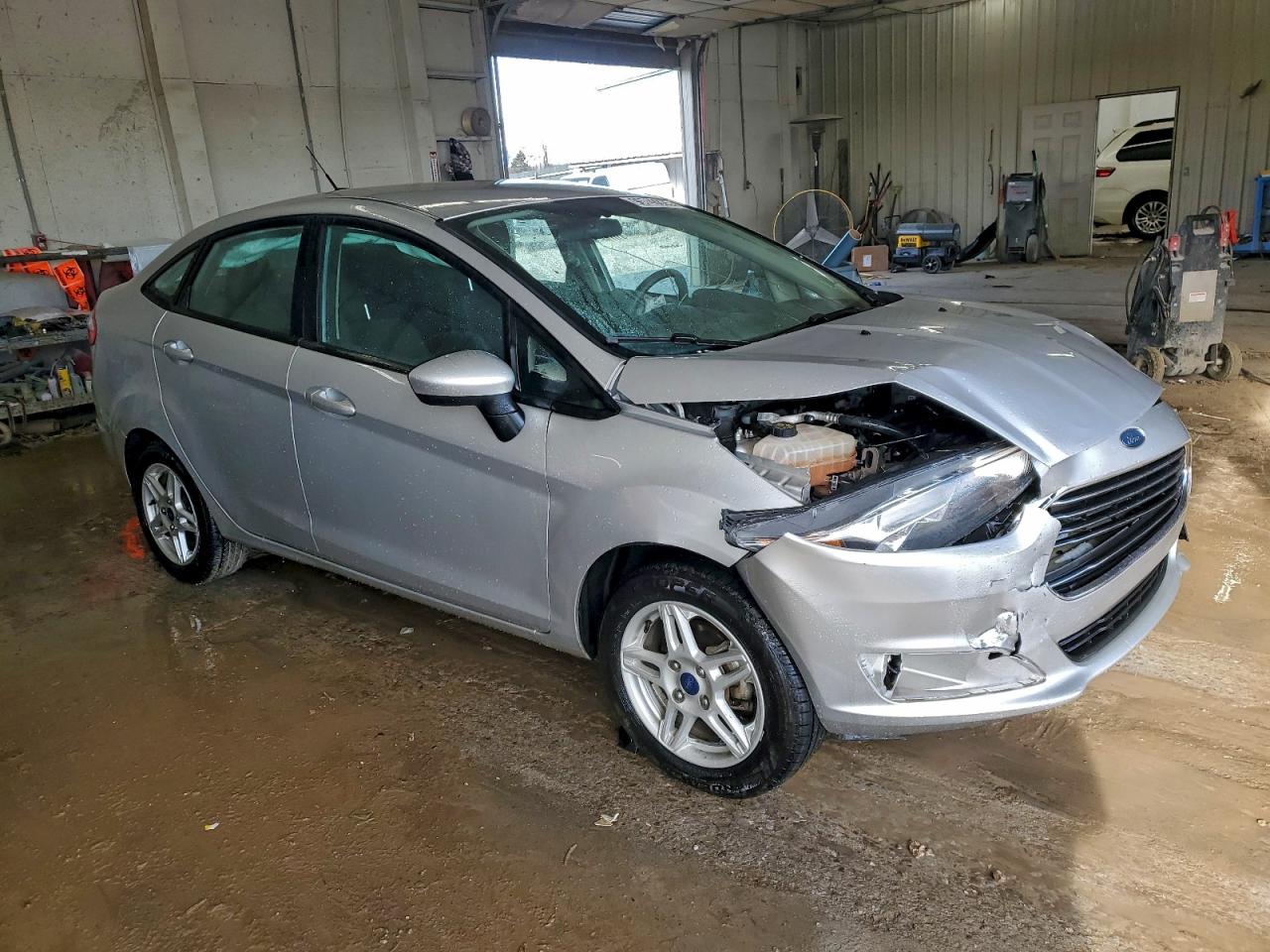 2018 FORD FIESTA SE photo 4
