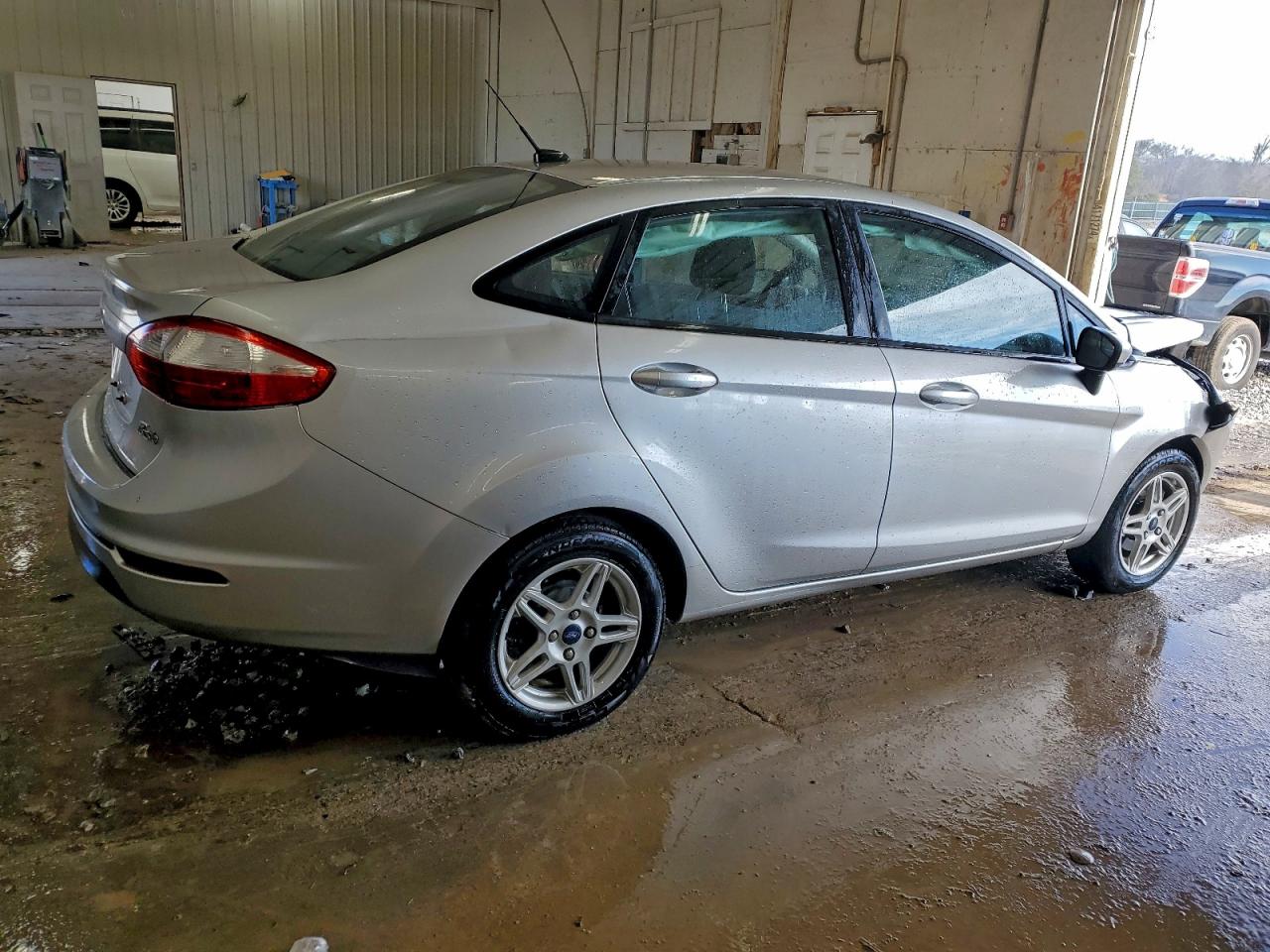 2018 FORD FIESTA SE photo 3