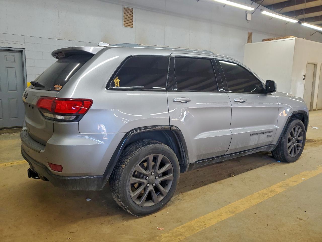 2016 JEEP GRAND CHEROKEE LIMITED photo 3