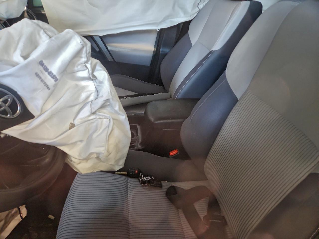 2014 TOYOTA RAV4 XLE photo 7