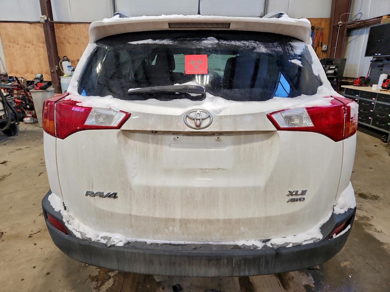 2014 TOYOTA RAV4 XLE photo 6
