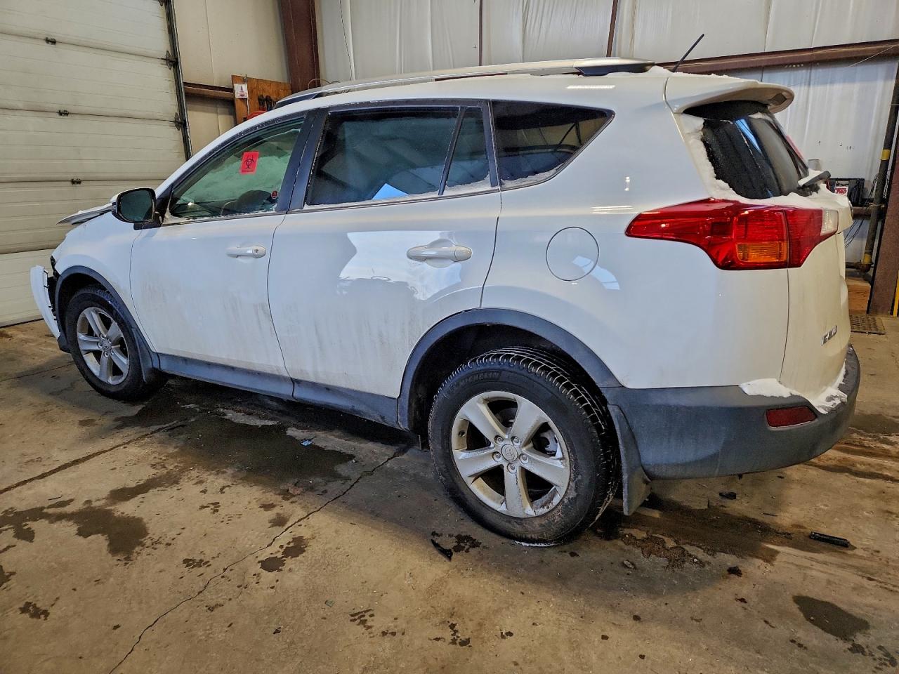 2014 TOYOTA RAV4 XLE photo 2