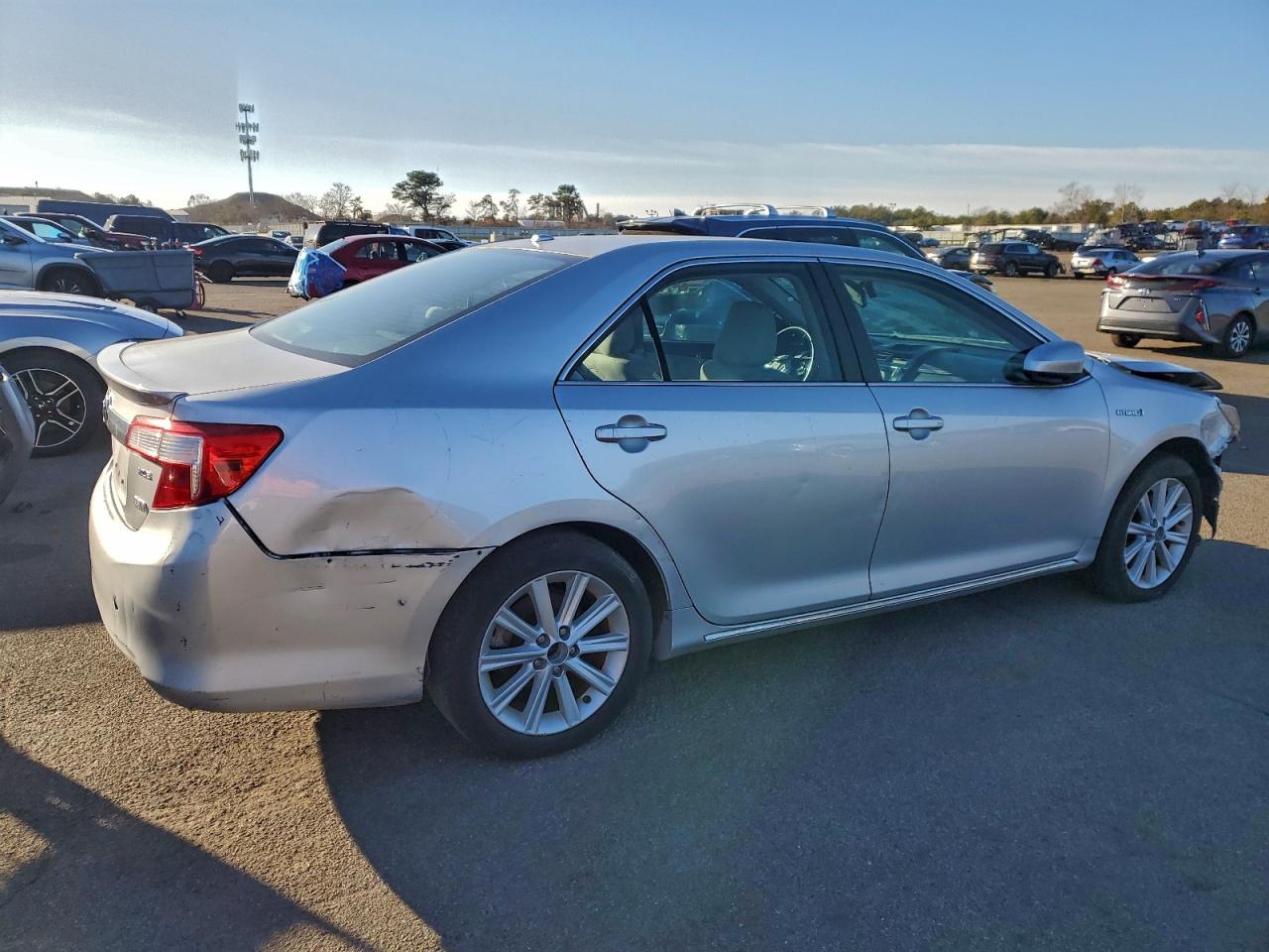 2012 TOYOTA CAMRY HYBRID photo 3