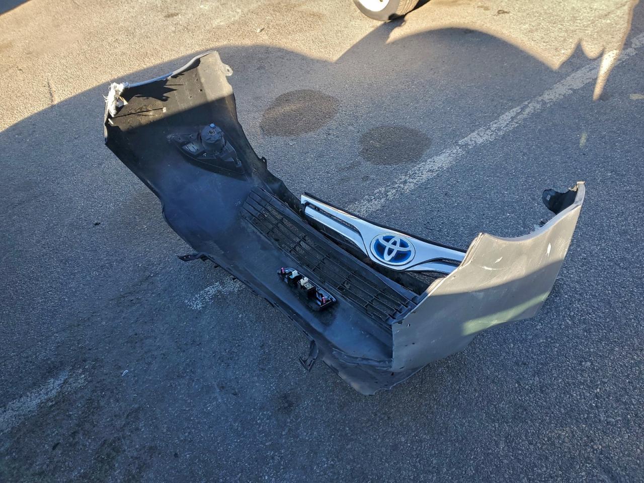 2012 TOYOTA CAMRY HYBRID photo 12