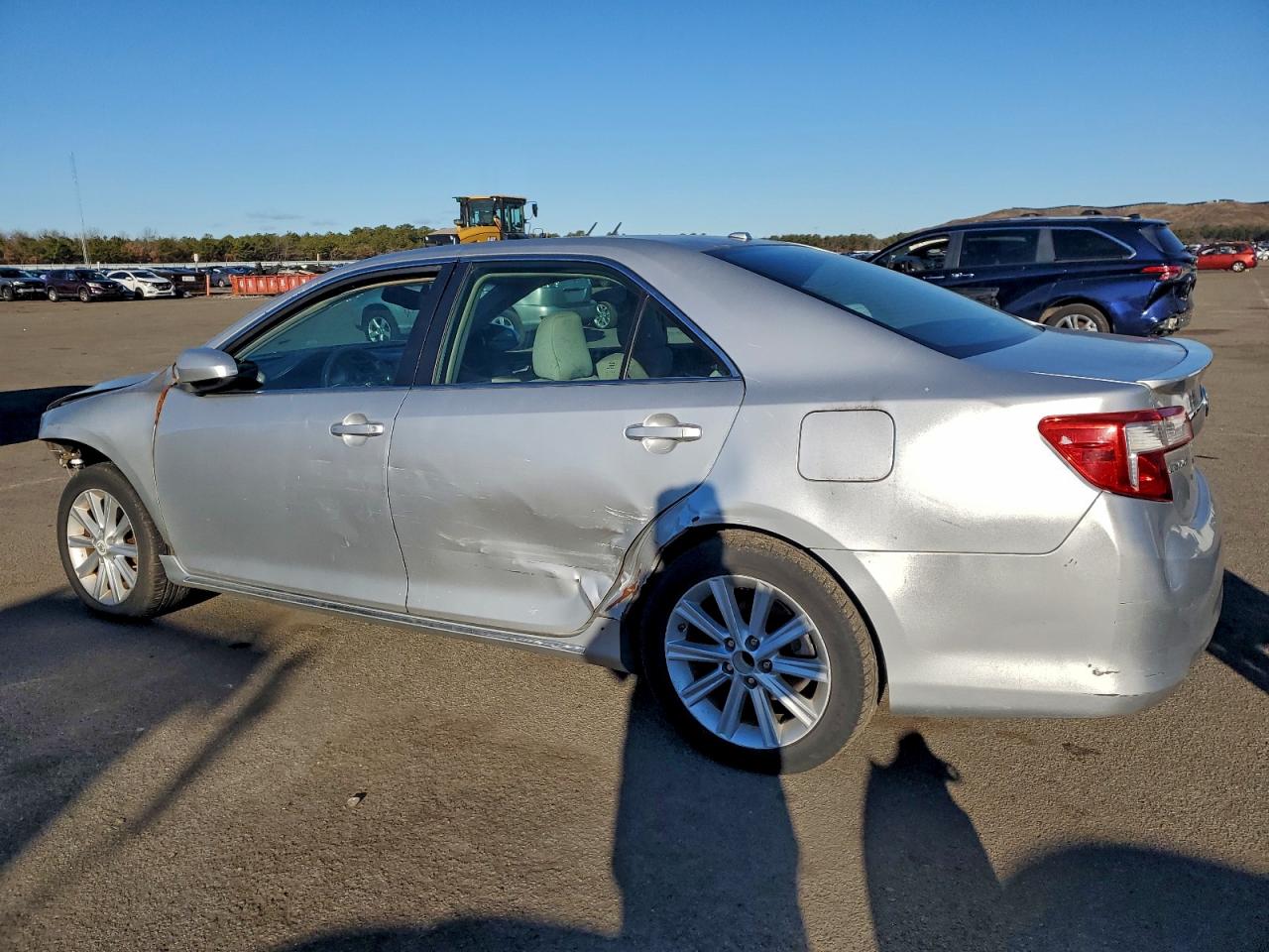2012 TOYOTA CAMRY HYBRID photo 2