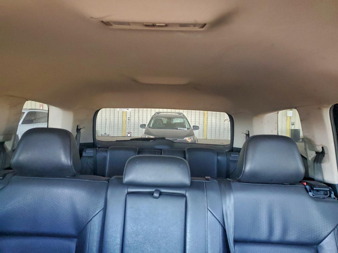 2018 VOLKSWAGEN ATLAS SE photo 10
