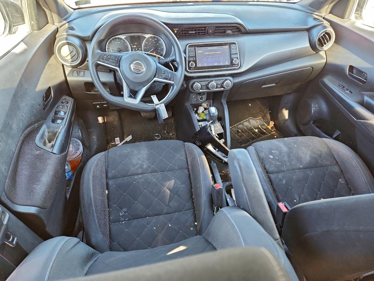 2019 NISSAN KICKS S photo 8