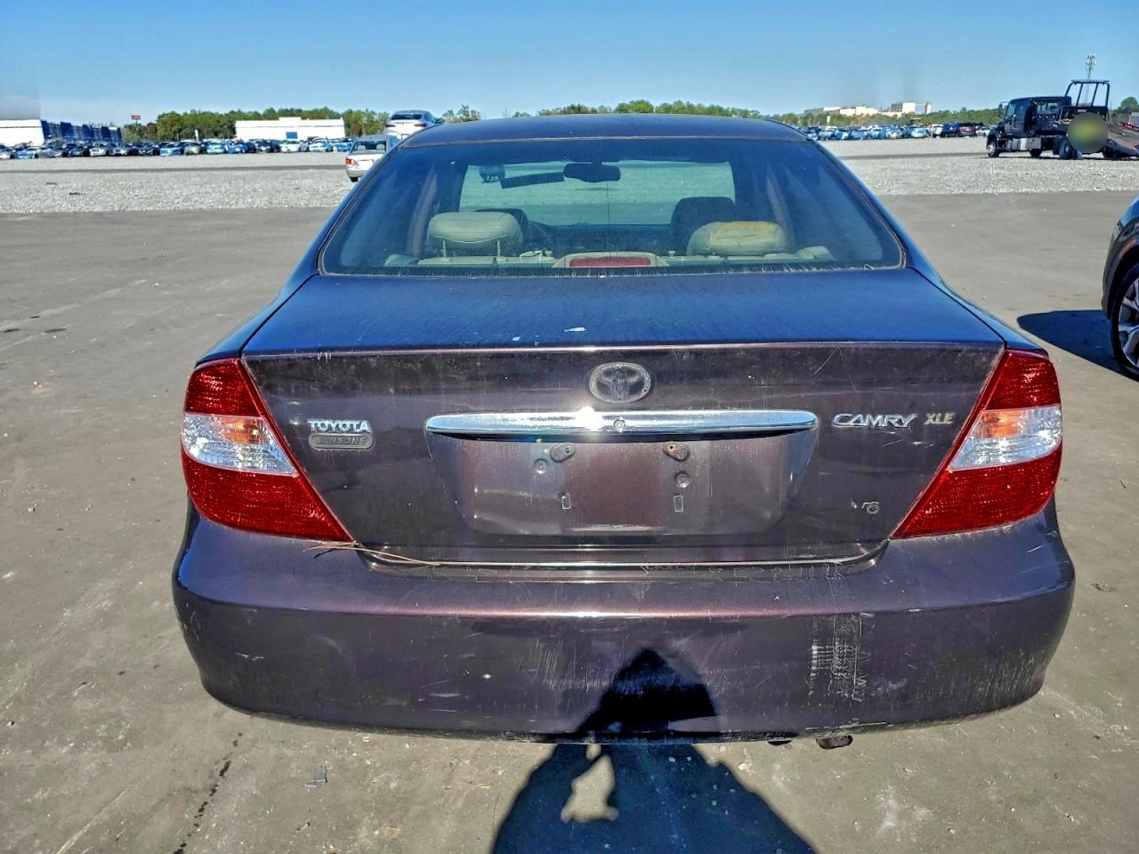 2002 TOYOTA CAMRY LE photo 6