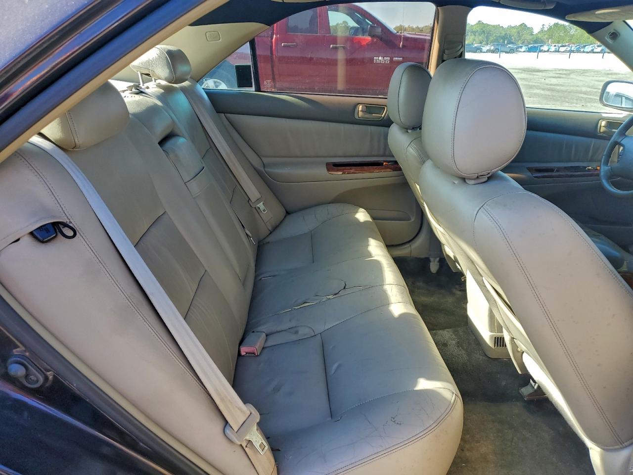 2002 TOYOTA CAMRY LE photo 10