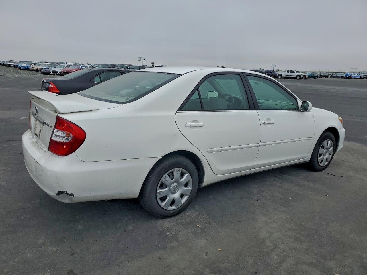 2003 TOYOTA CAMRY LE photo 3