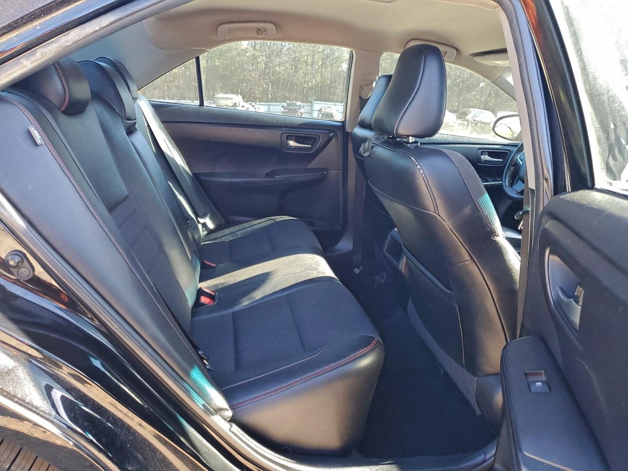 2016 TOYOTA CAMRY LE photo 10